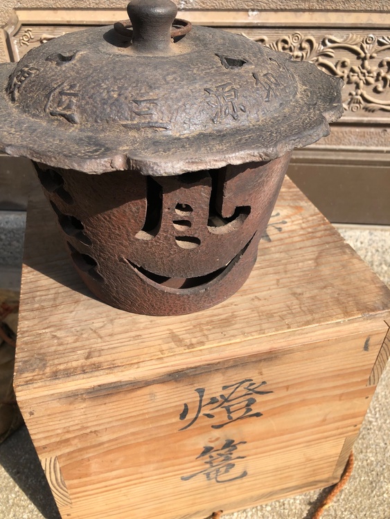 灯籠（美術品・骨董品）の商品画像 - 査定依頼日：2026年7月16日 - 最高査定価格：5,000円