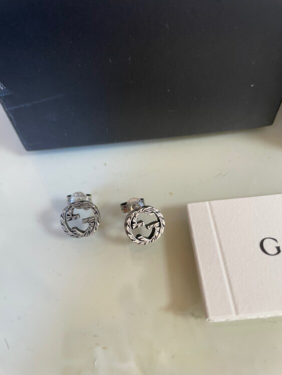 GUCCIインターロッキングG シルバー ピアス（金・貴金属）の商品画像 - 査定依頼日：2024年12月10日 - 最高査定価格：20,000円