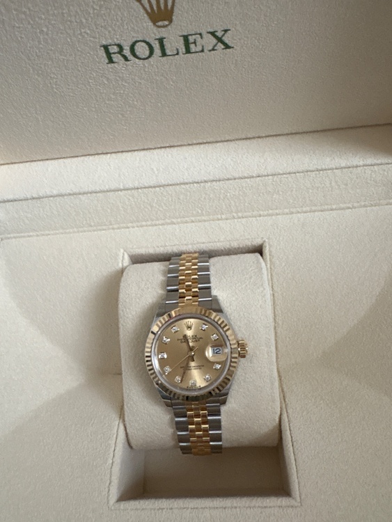 ロレックス デイトジャスト 27917（高級時計）の商品画像 - 査定依頼日：2025年12月14日 - 最高査定価格：2,450,000円