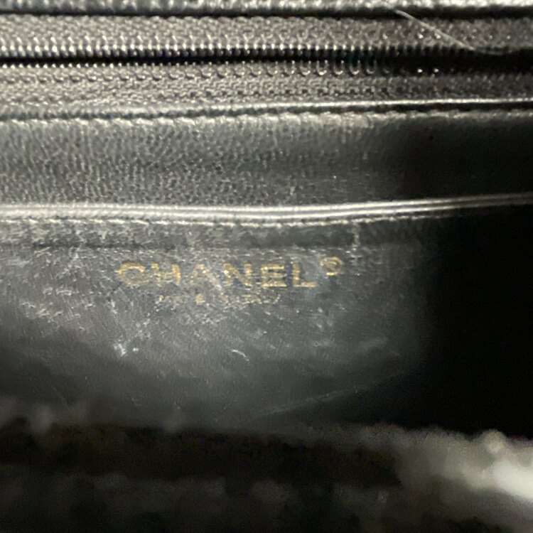 マトラッセ ココマーク ハンドバッグ キャビアスキン ブラック ゴールド金具（ブランドバッグ）の商品画像 - 査定依頼日：2024年12月24日 - 最高査定価格：300,000円