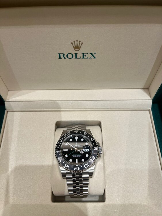 ロレックス GMTマスター 126710GRNr（高級時計）の商品画像 - 査定依頼日：2025年5月2日 - 最高査定価格：2,680,000円