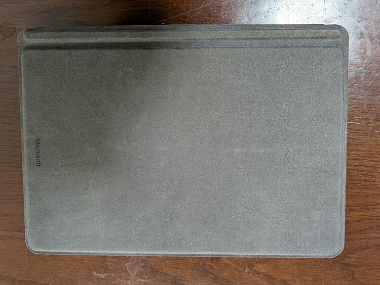 Surface GO（PC・タブレット）の商品画像 - 査定依頼日：2026年9月2日 - 最高査定価格：12,000円