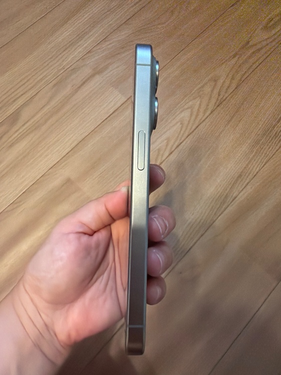 iPhone iPhone 15 Pro 128GB SIMフリー（スマホ）の商品画像 - 査定依頼日：2026年6月14日 - 最高査定価格：67,000円