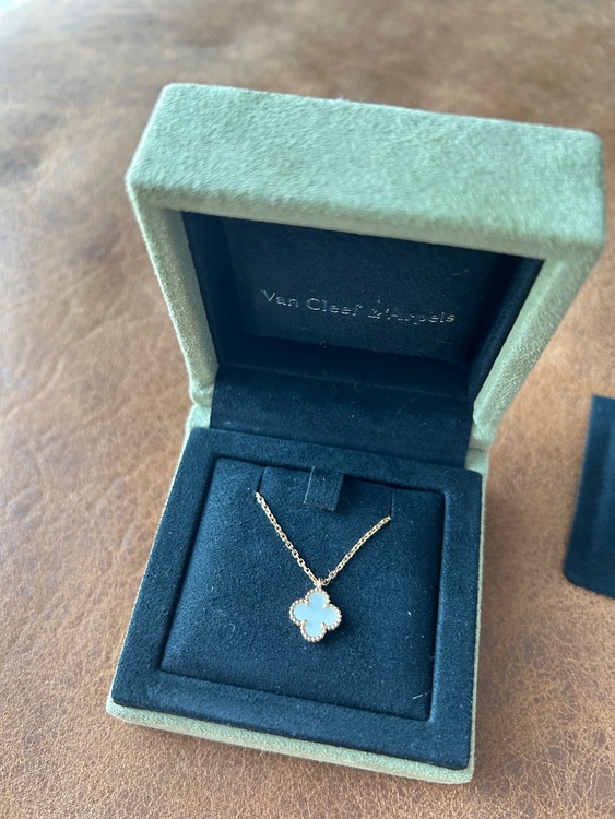 ヴァンクリーフアーペル　スイートアルハンブラ　マザーオブパール　ネックレス（宝石）の商品画像 - 査定依頼日：2026年3月30日 - 最高査定価格：100,000円