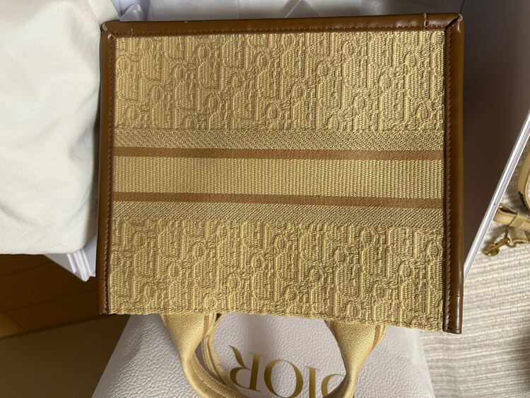 トートバッグ（ブランドバッグ）の商品画像 - 査定依頼日：2025年5月1日 - 最高査定価格：2,500,000円