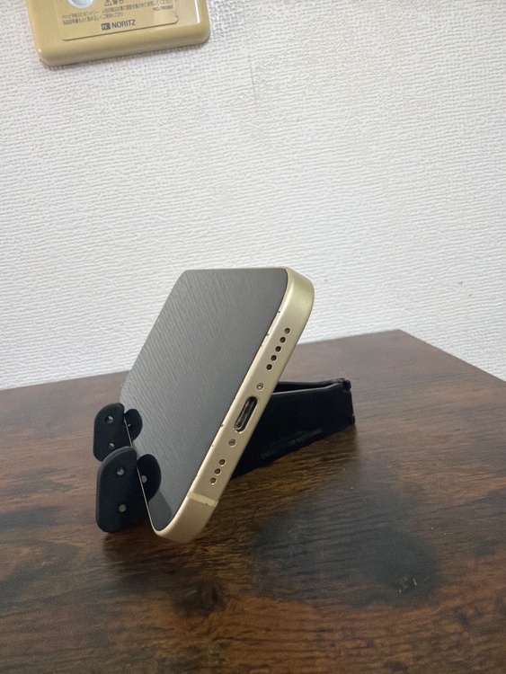 iPhone iPhone 15 256GB SIMフリー（スマホ）の商品画像 - 査定依頼日：2026年8月15日 - 最高査定価格：75,000円