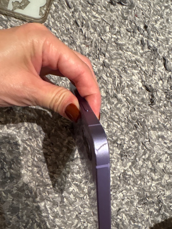 iPhone11（スマホ）の商品画像 - 査定依頼日：2025年10月1日 - 最高査定価格：6,000円