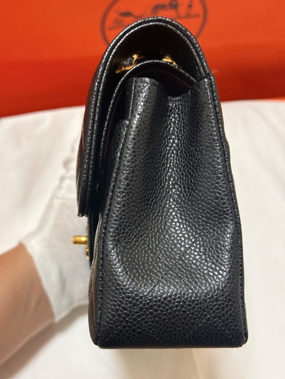 CHANEL キャビアスキン マトラッセ チェーンショルダーバッグ　スモール（ブランドバッグ）の商品画像 - 査定依頼日：2026年7月24日 - 最高査定価格：830,000円
