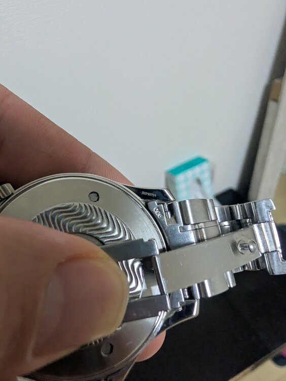 シーマスター 300 プロフェッショナル クォーツ（高級時計）の商品画像 - 査定依頼日：2026年2月26日 - 最高査定価格：275,000円