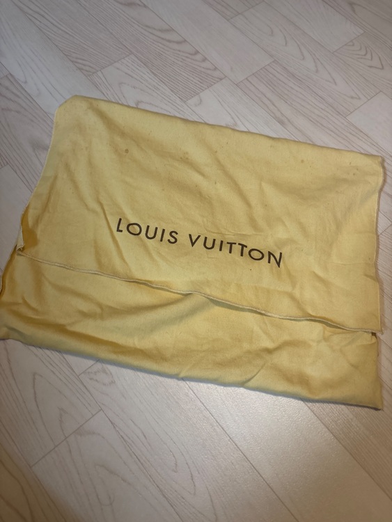 LOUIS VUITTON ルイ・ヴィトン ダミエ・グラフィット ショルダーバッ（ブランドバッグ）の商品画像 - 査定依頼日：2025年8月20日 - 最高査定価格：80,000円