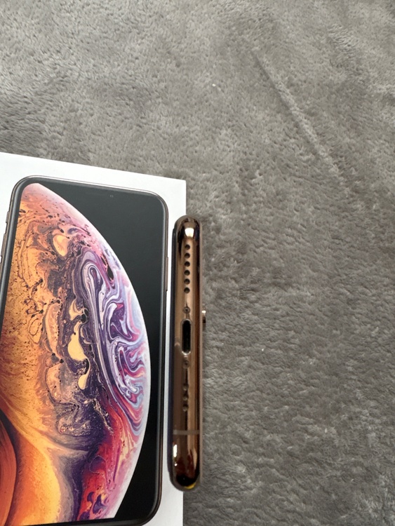 iPhoneXS 512GB docomo（スマホ）の商品画像 - 査定依頼日：2026年3月14日 - 最高査定価格：17,000円