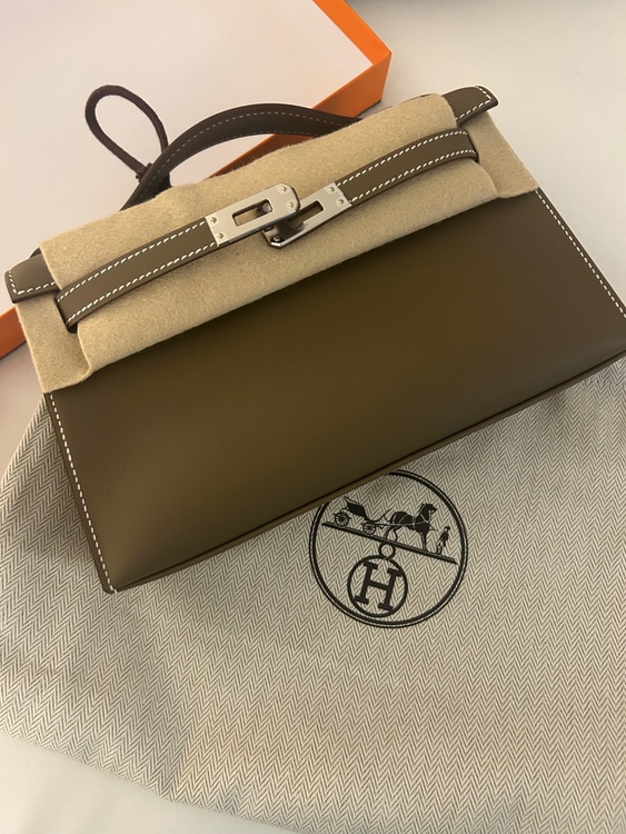 ポシェットケリー（ブランドバッグ）の商品画像 - 査定依頼日：2026年4月17日 - 最高査定価格：3,300,000円