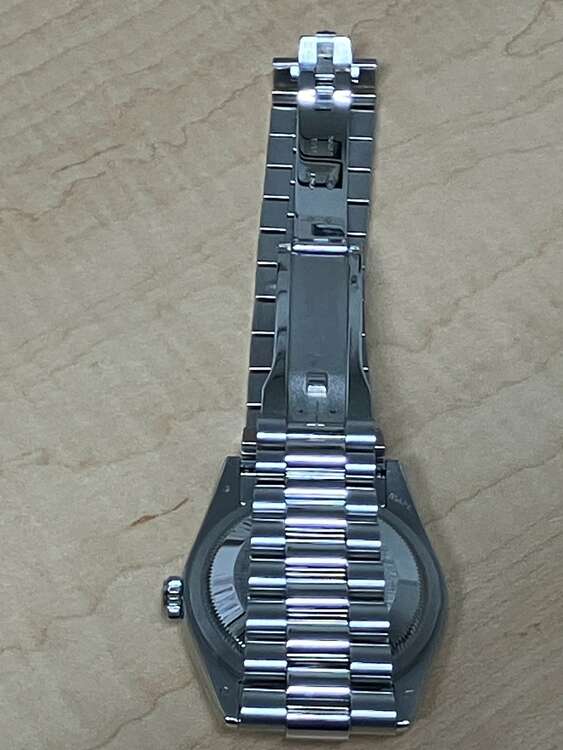 ロレックス デイデイト （高級時計）の商品画像 - 査定依頼日：2025年2月2日 - 最高査定価格：3,790,000円