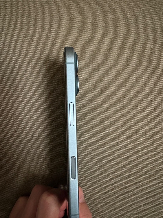 iPhone iPhone 16 256GB SIMフリー（スマホ）の商品画像 - 査定依頼日：2026年6月27日 - 最高査定価格：105,000円