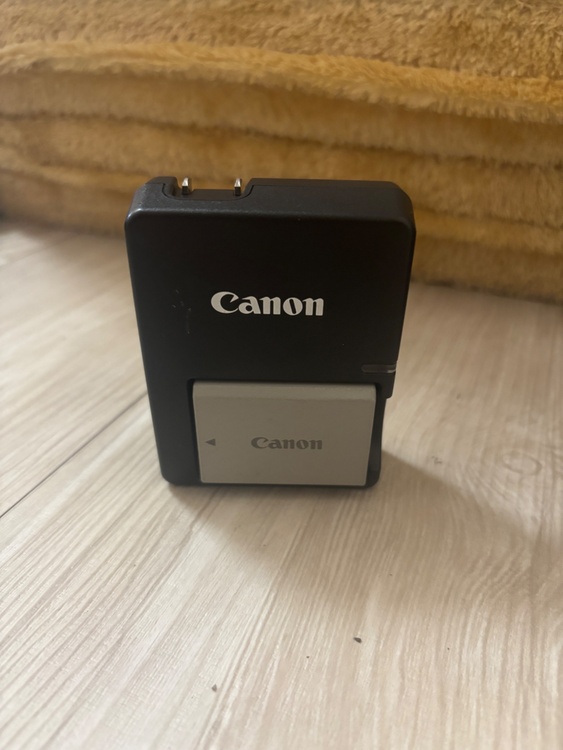 kiss f（カメラ）の商品画像 - 査定依頼日：2025年12月9日 - 最高査定価格：2,000円