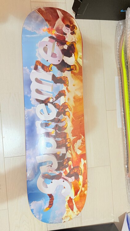 その他 Supreme （ブランドバッグ）の商品画像 - 査定依頼日：2025年5月11日 - 最高査定価格：6,000円