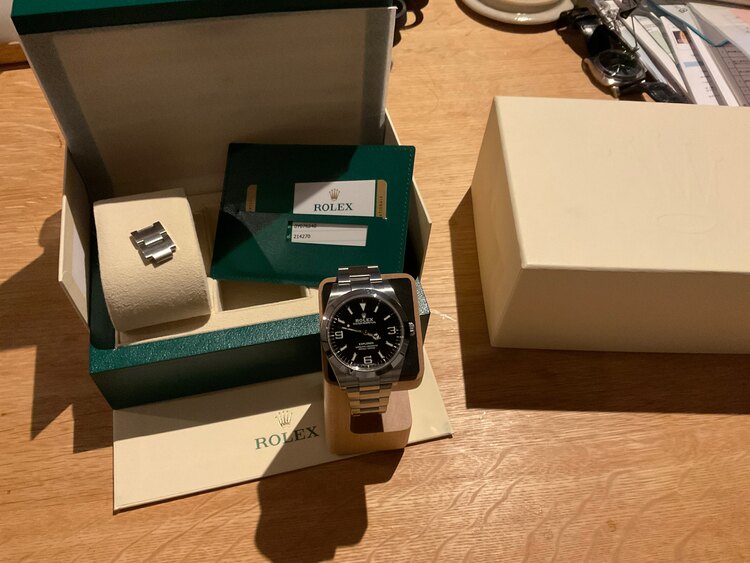 ロレックス エクスプローラー 21427（高級時計）の商品画像 - 査定依頼日：2024年12月25日 - 最高査定価格：1,150,000円