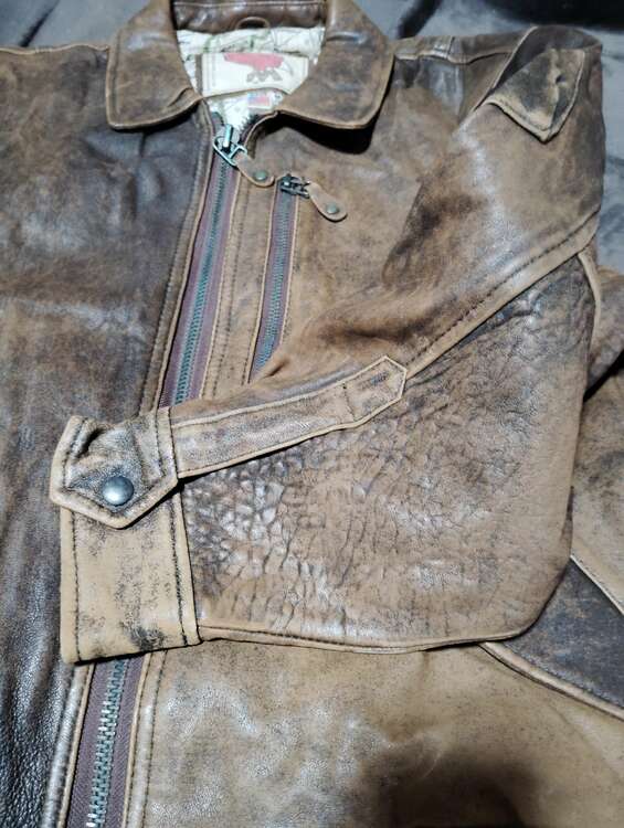 革ジャン（古着・ファッション）の商品画像 - 査定依頼日：2025年1月22日 - 最高査定価格：1,000円