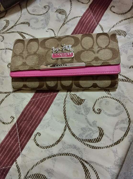コーチ財布（ブランド財布・小物）の商品画像 - 査定依頼日：2025年1月31日 - 最高査定価格：2,000円