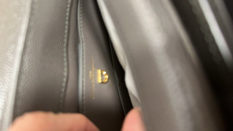 フェラガモ  （ブランドバッグ）の商品画像 - 査定依頼日：2025年1月27日 - 最高査定価格：100,000円