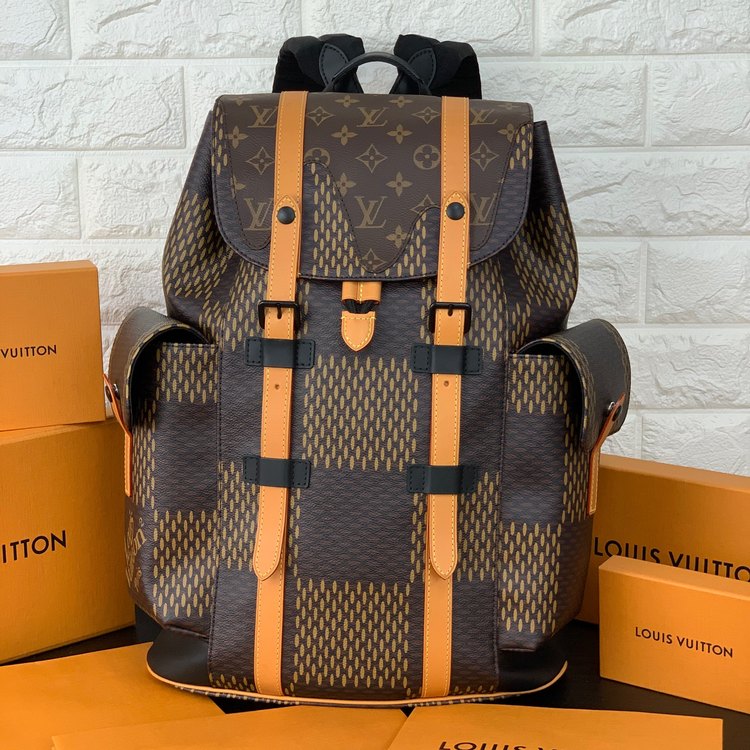 クリストファーPM N40358 ダミエジャイアント モノグラム NIGO バッ（ブランドバッグ）の商品画像 - 査定依頼日：2022年9月12日 - 最高査定価格：272,000円