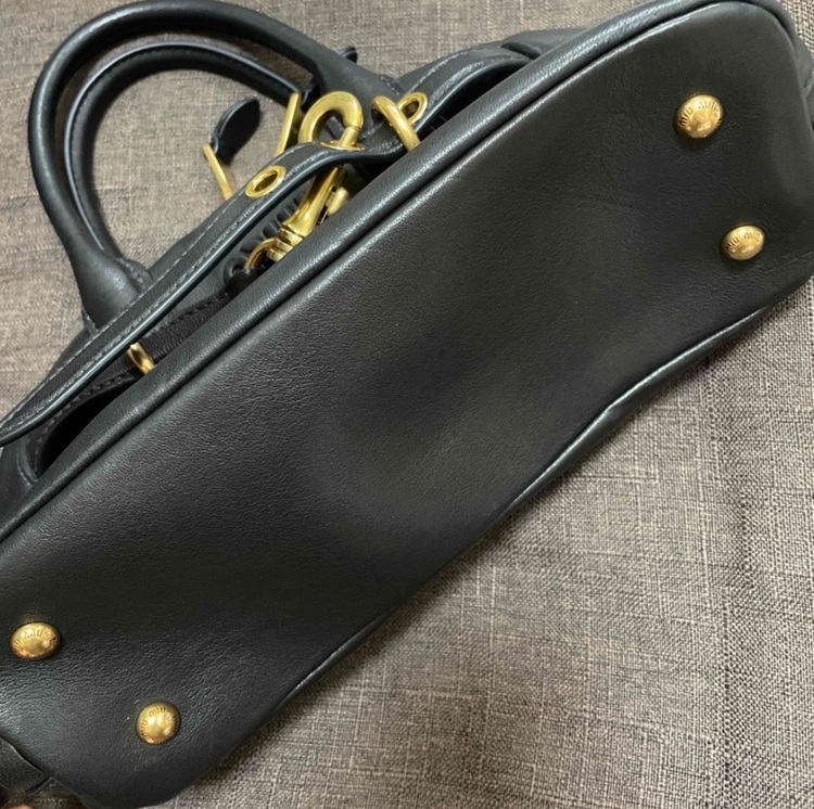 ミュウミュウ  （ブランドバッグ）の商品画像 - 査定依頼日：2025年8月19日 - 最高査定価格：300,000円