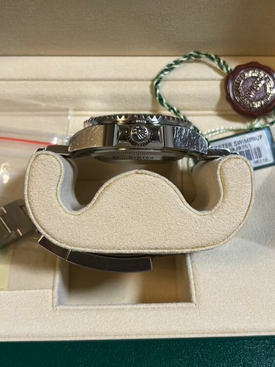 ロレックス シードゥエラー 1116660（高級時計）の商品画像 - 査定依頼日：2025年9月22日 - 最高査定価格：1,700,000円