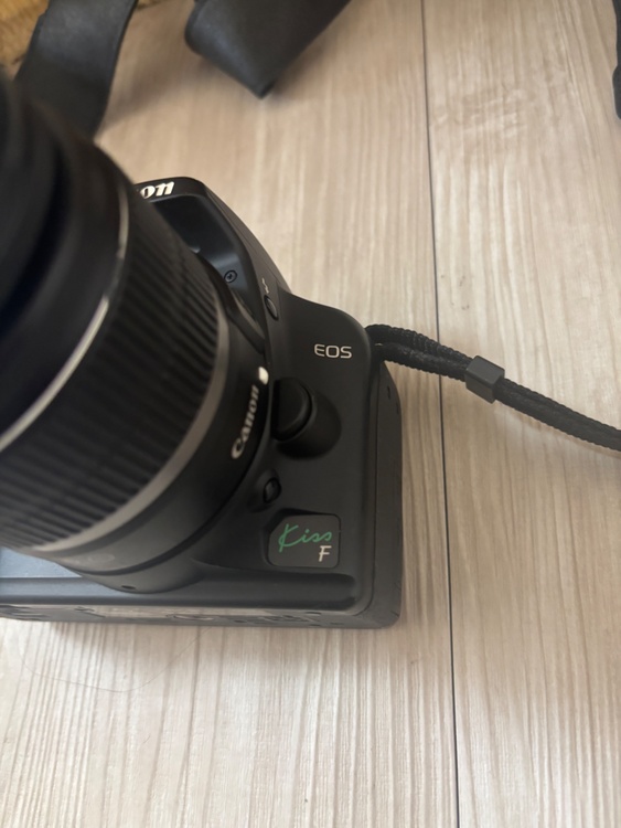 kiss f（カメラ）の商品画像 - 査定依頼日：2025年12月9日 - 最高査定価格：2,000円