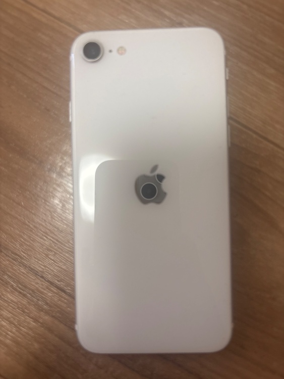 iPhoneSE（スマホ）の商品画像 - 査定依頼日：2026年4月12日 - 最高査定価格：10,000円