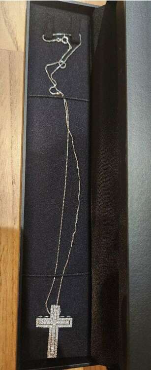 ネックレス クロス メンズ ダイヤモンド プラチナ ペンダント pt900（金・貴金属）の商品画像 - 査定依頼日：2025年3月28日 - 最高査定価格：22,000円