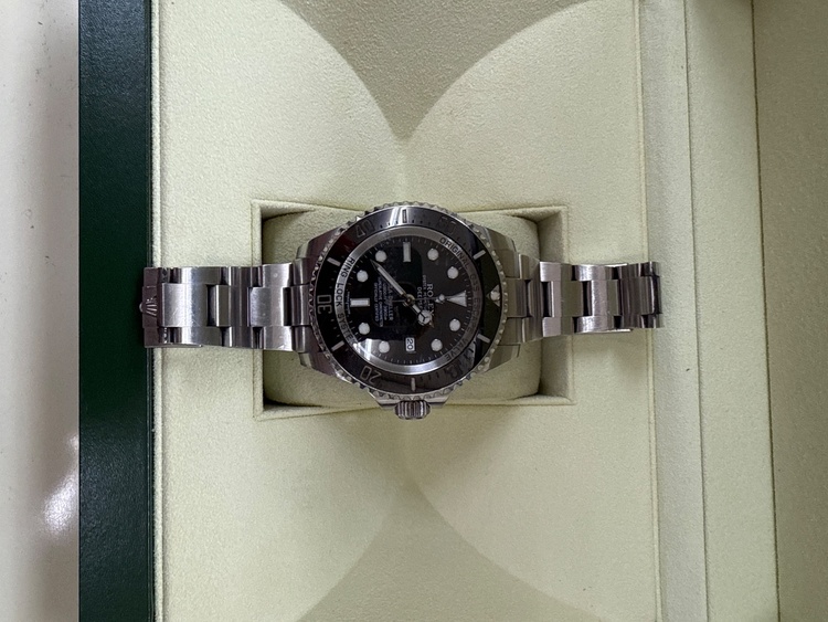 ロレックス シードゥエラー （高級時計）の商品画像 - 査定依頼日：2025年12月8日 - 最高査定価格：1,800,000円