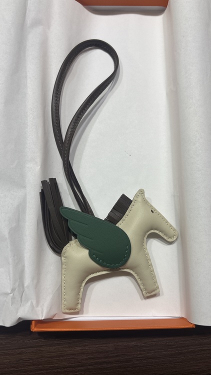 ペガサス　チャーム（ブランド財布・小物）の商品画像 - 査定依頼日：2025年8月27日 - 最高査定価格：50,000円