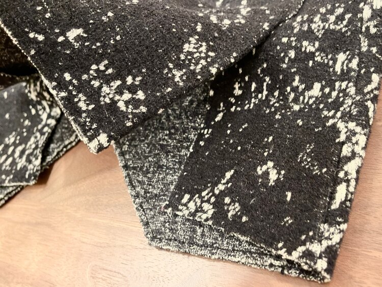 ディーゼルブラックゴールドジャケット（古着・ファッション）の商品画像 - 査定依頼日：2024年12月12日 - 最高査定価格：500円