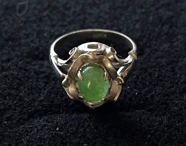 翡翠 指輪（宝石）の商品画像 - 査定依頼日：2023年9月29日 - 最高査定価格：1,000円