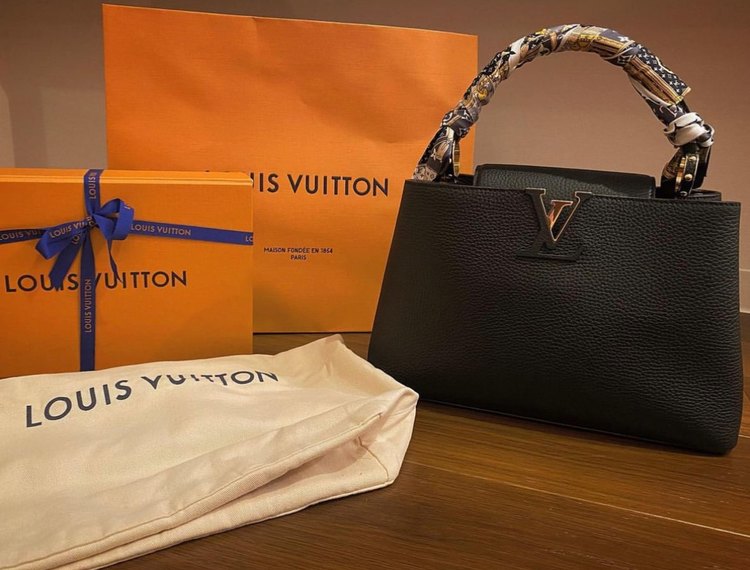 カプシーヌ（ブランドバッグ）の商品画像 - 査定依頼日：2023年4月23日 - 最高査定価格：400,000円