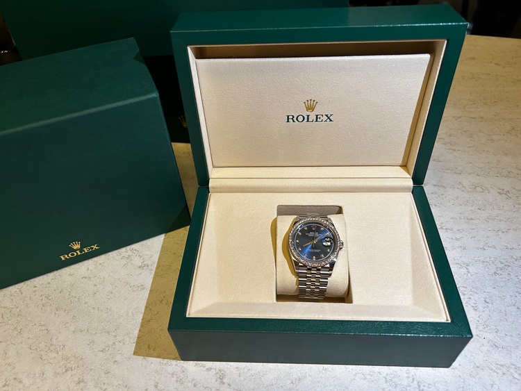 ロレックス デイトジャスト 126284rb（高級時計）の商品画像 - 査定依頼日：2025年6月7日 - 最高査定価格：2,900,000円