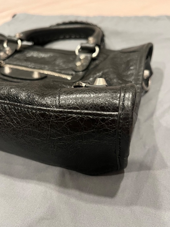 le city（ブランドバッグ）の商品画像 - 査定依頼日：2025年11月30日 - 最高査定価格：170,000円