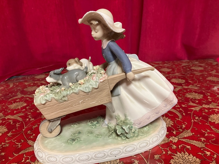 リヤドロ（美術品・骨董品）の商品画像 - 査定依頼日：2025年10月13日 - 最高査定価格：15,000円