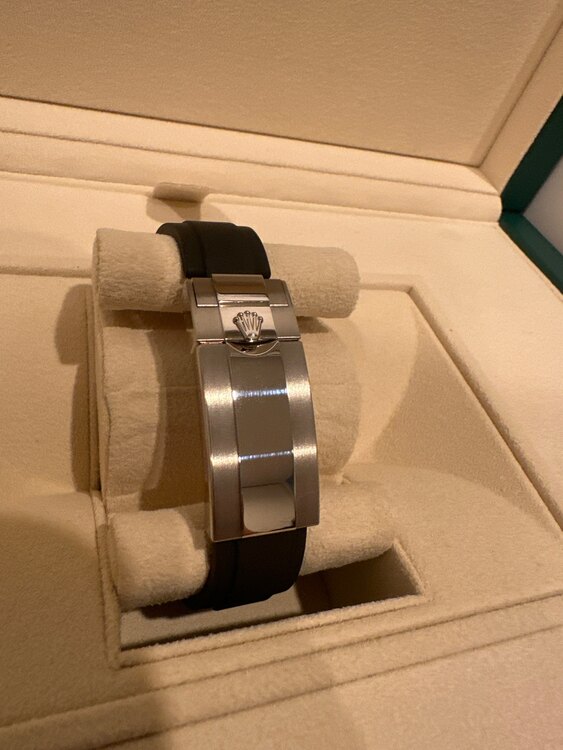 ロレックス デイトナ 126589rbq（高級時計）の商品画像 - 査定依頼日：2025年2月5日 - 最高査定価格：11,200,000円