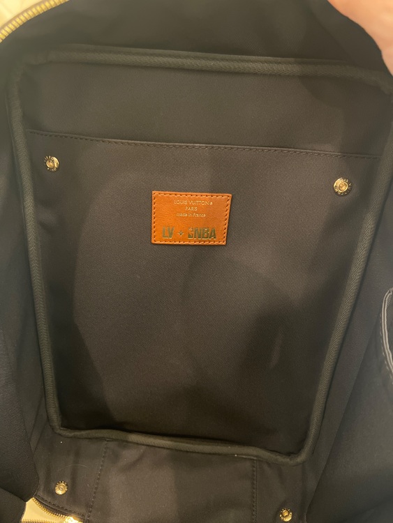 ヴィトン　NBAリュック（ブランドバッグ）の商品画像 - 査定依頼日：2025年7月11日 - 最高査定価格：250,000円