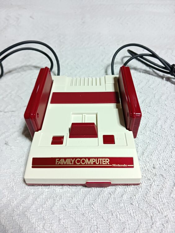 ニンテンドークラシックミニファミコン（ゲーム機本体・ゲームソフト）の商品画像 - 査定依頼日：2025年10月24日 - 最高査定価格：2,200円