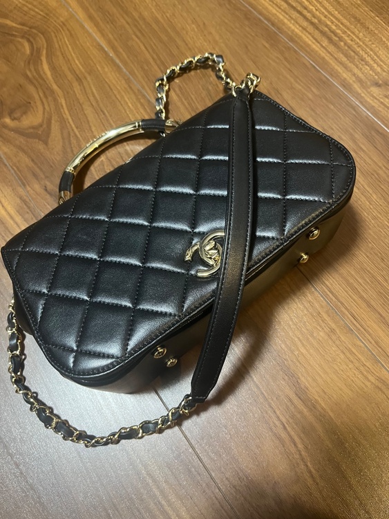 マトラッセハンドルショルダーバック（ブランドバッグ）の商品画像 - 査定依頼日：2025年12月7日 - 最高査定価格：410,000円