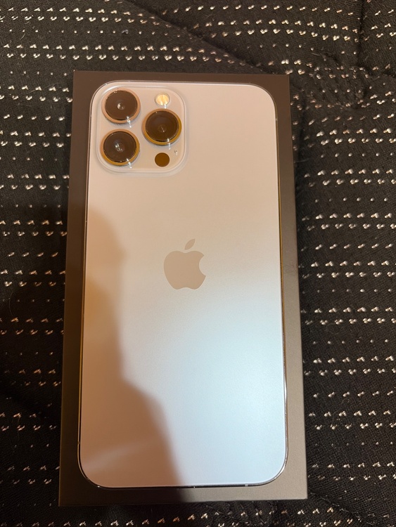 iPhone 13 Pro Max 256GB au（スマホ）の商品画像 - 査定依頼日：2026年3月31日 - 最高査定価格：51,000円