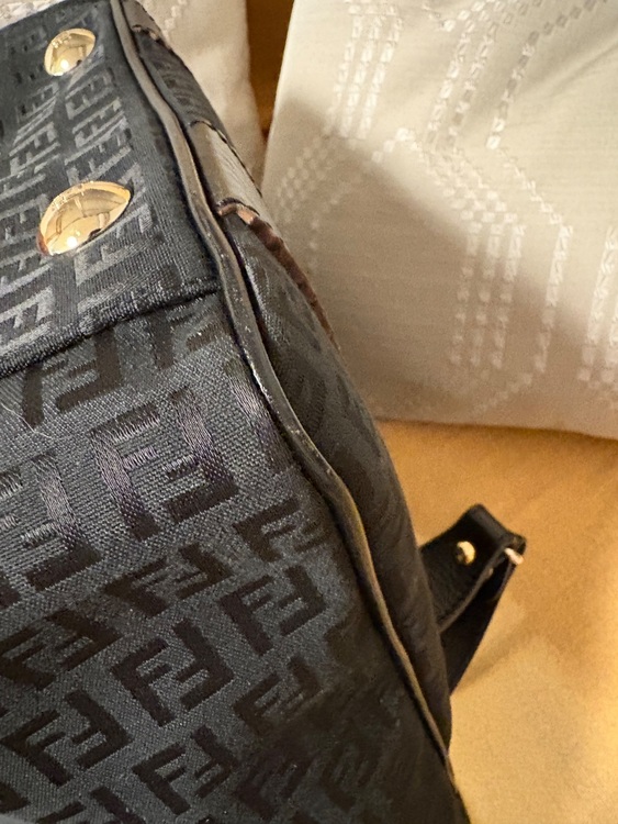 フェンディ  （ブランドバッグ）の商品画像 - 査定依頼日：2025年9月17日 - 最高査定価格：43,000円