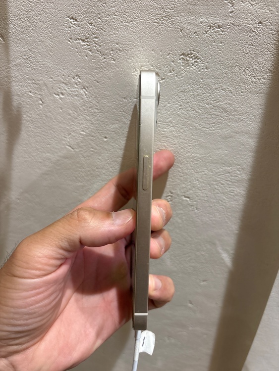 iPhone iPhone 13 128GB SIMフリー（スマホ）の商品画像 - 査定依頼日：2026年9月28日 - 最高査定価格：39,500円