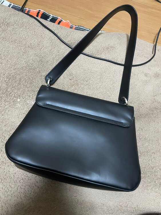 フェラガモ  （ブランドバッグ）の商品画像 - 査定依頼日：2025年3月21日 - 最高査定価格：8,000円