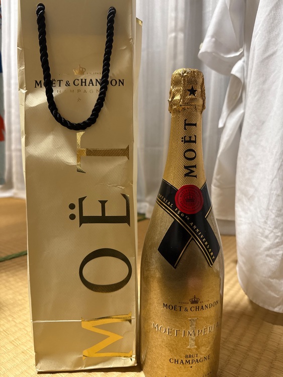 MOET 𝐈𝐦𝐩𝐞𝐫𝐢𝐚𝐥 limited Edition（お酒）の商品画像 - 査定依頼日：2025年11月28日 - 最高査定価格：2,500円