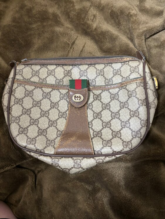 ショルダーバッグ（ブランドバッグ）の商品画像 - 査定依頼日：2025年5月6日 - 最高査定価格：2,000円