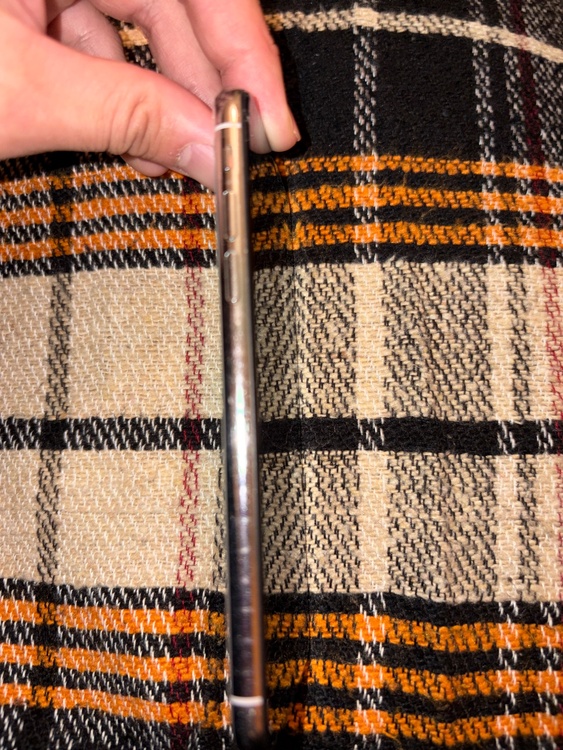 iPhoneXS 256GB au（スマホ）の商品画像 - 査定依頼日：2026年2月4日 - 最高査定価格：13,000円