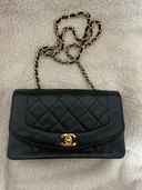 ダイアナフラップ（ブランドバッグ）の商品画像 - 査定依頼日：2022年9月20日 - 最高査定価格：310,000円